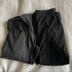 2 pairs of leggings